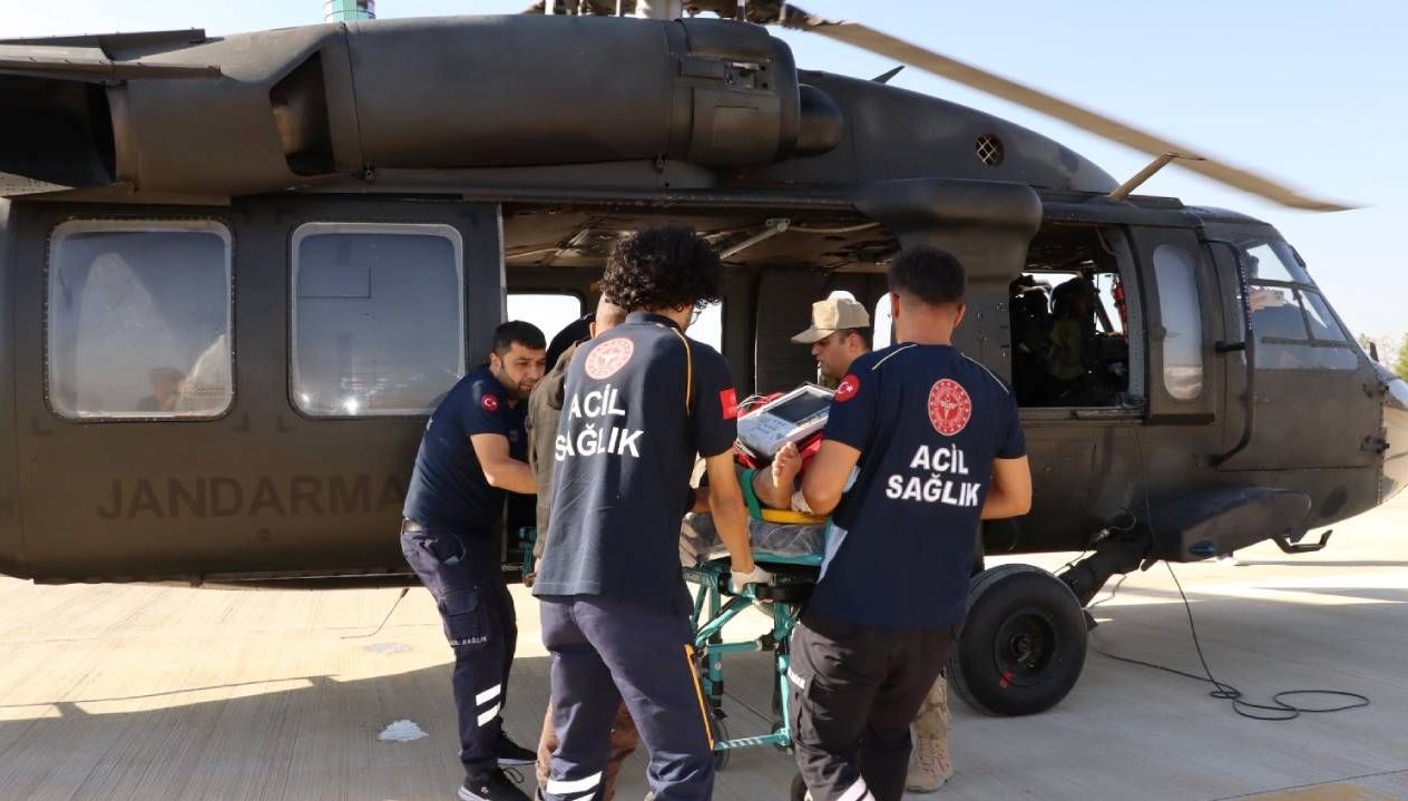 askeri helikopter yarali isci icin havalandi qwGILtA8