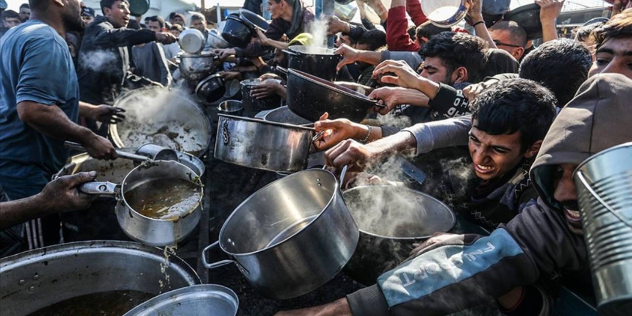 gazzede 5 cocuktan biri aclikla mucadele ediyor E1rluOdA