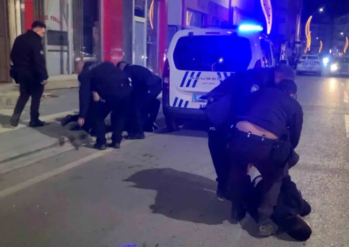 aksarayda dukkan saldirisi 4 kisi gozaltinda 4Ds3eDNM.jpg