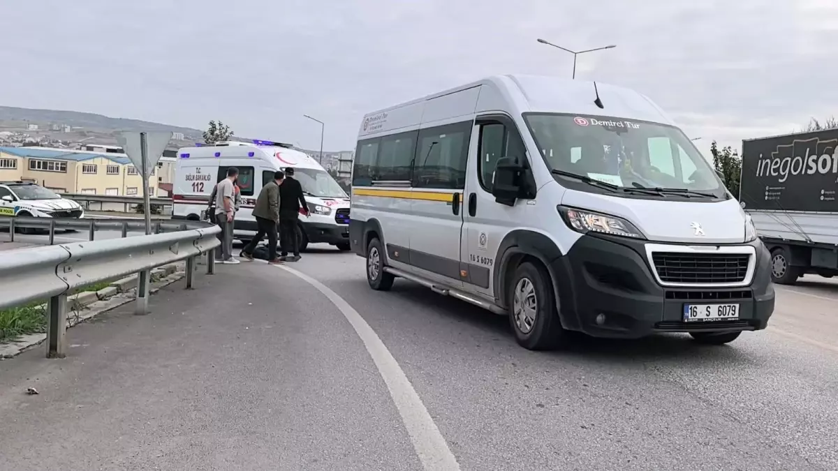 bursada minibus yaya carpti yasli adam agir yarali 2P3YPCZh.jpg