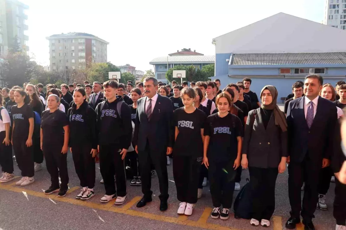 istanbulda egitime saganak ara RO5491Ic.jpg