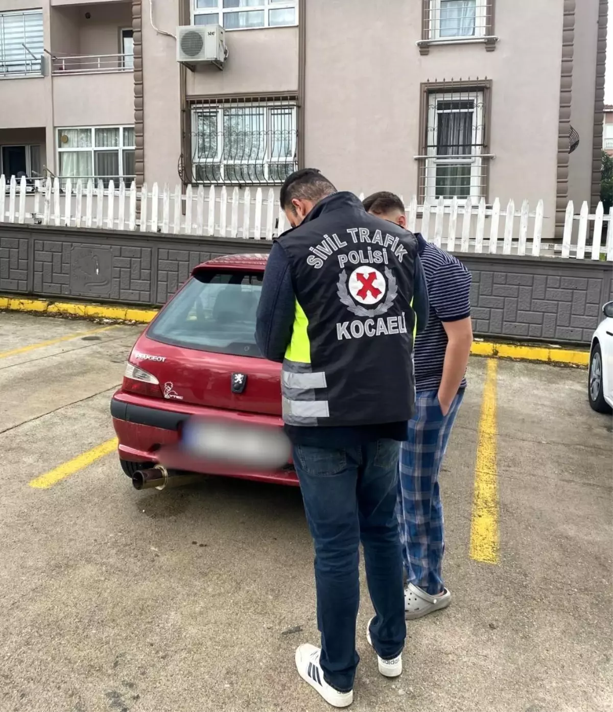 kocaelide dugun konvoyunda gurultu yapan surucuye 10 bin tl ceza XNAypwyp.jpg