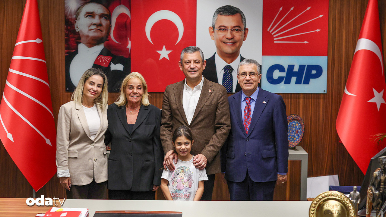 ozgur ozel rauf denktasin ailesiyle bir araya geldi qHhZVre6.jpg