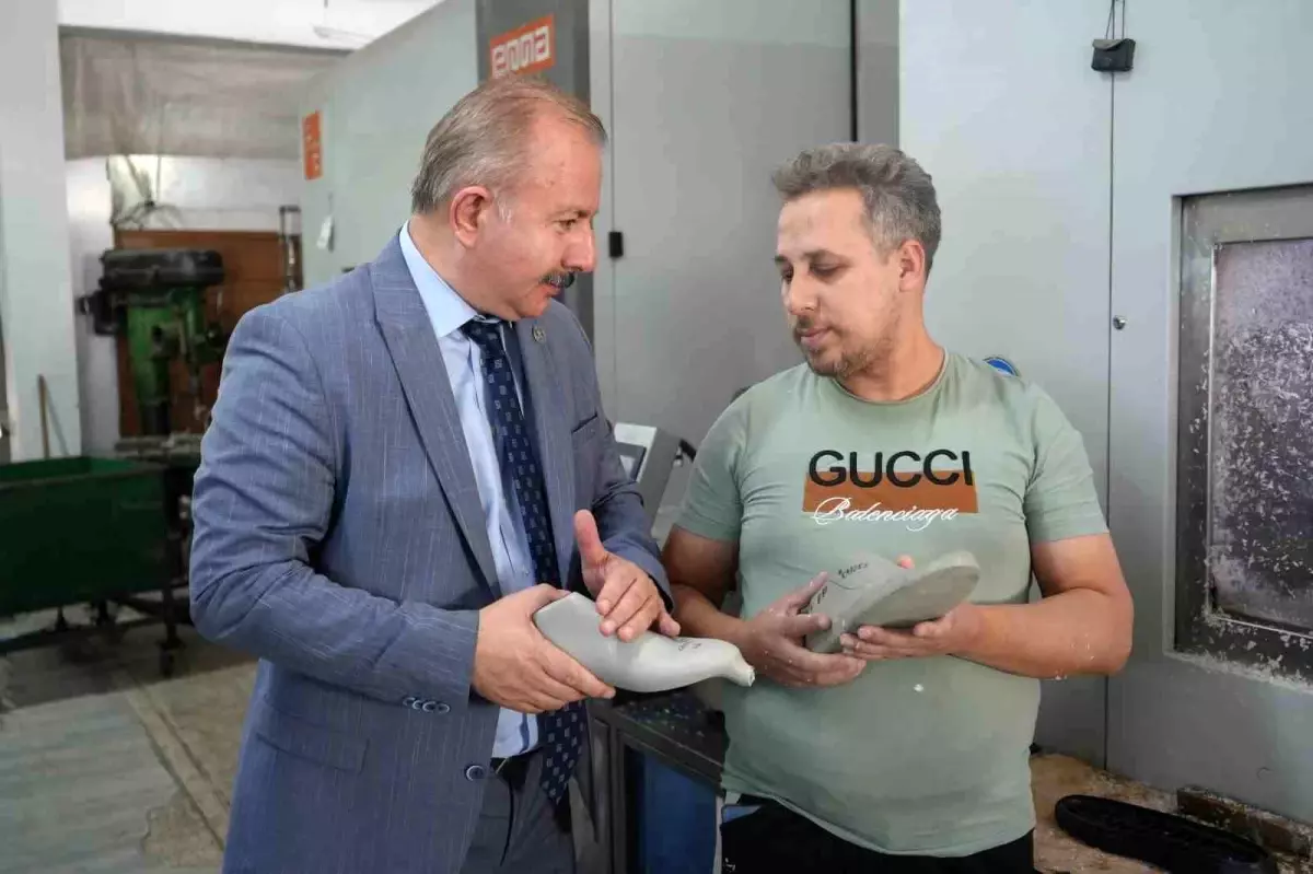 suriyelilerin ulkelerine donmesi ayakkabi sektorunde eleman sikintisina neden oldu X2I5uGsu