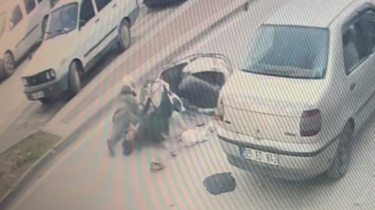 bursada motosikletin yayaya carptigi kaza kamerada znfhEL1k.jpg