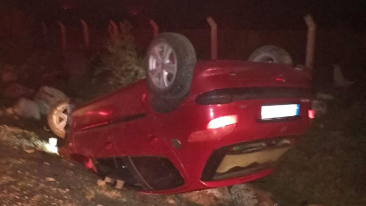 canakkalede takla atan otomobilin surucusu oldu kO1VcjLR.jpg