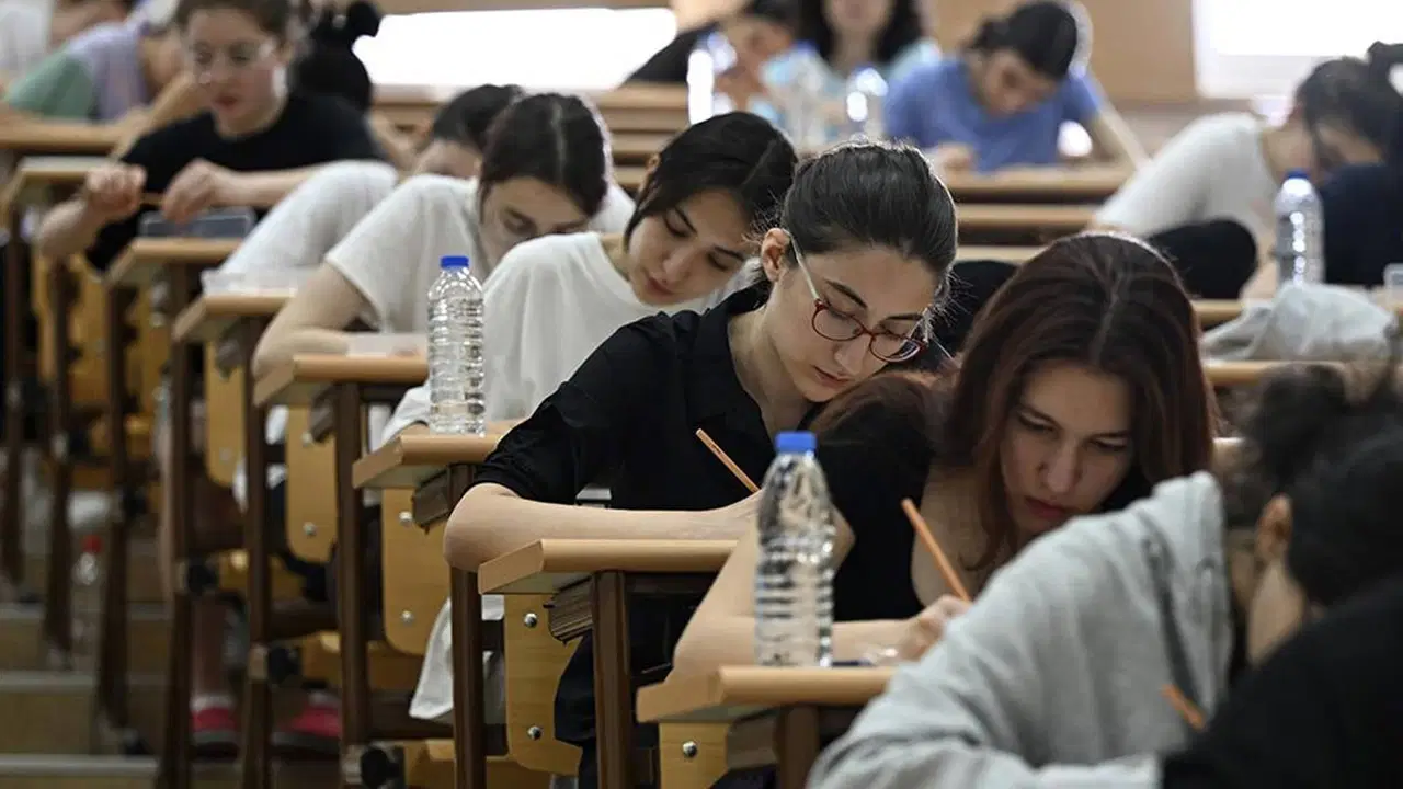 ogrenciler ve ogretmenler icin yeni donem egitimde yeni sinav modeli geliyor P22xp3Ej.jpg