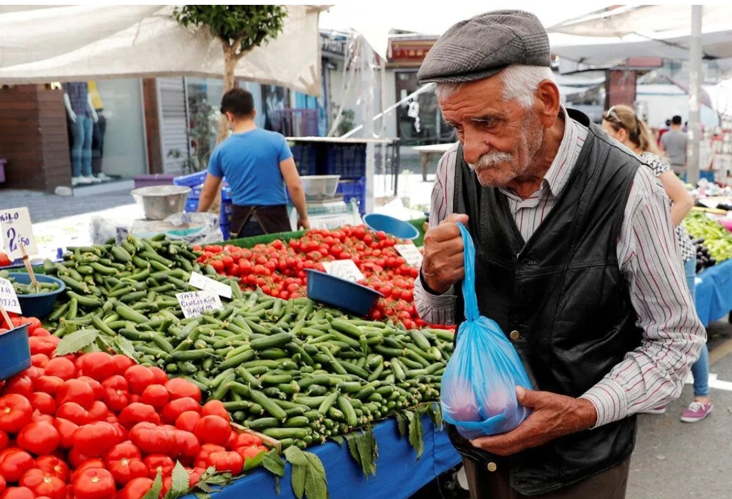 Emekli maaşlarında tartışmalı ifade: Uzun yaşıyorlar, sağlıklı yaşamıyorlar