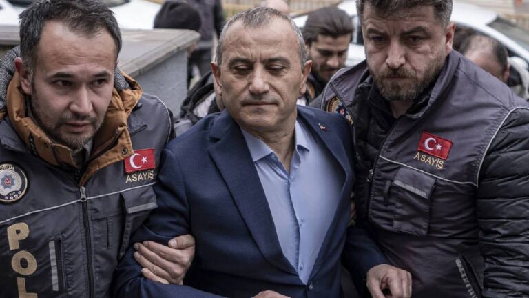 gulistan-doku-sorusturmasi-eski-tunceli-valisi-tuncay-sonelin-esi-icin-de-gozalti-talebinde-bulunuldu-7Z6rm7BL