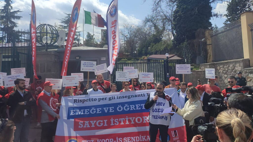 italyan-lisesi-ogretmenleri-seslerini-bu-kez-ankaradan-yukseltti-ogretmen-onurunun-kirildigi-yerde-egitim-surekliligi-rcnfbza5