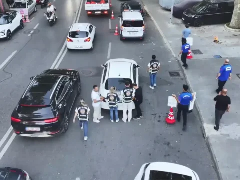 Sariyerde vale ve degnekci operasyonu onlarca araca ceza yagdi 2 gozalti var ACJ1QX7k